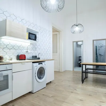 4-bedroom Comfort In The Citycenter F38 Dom wakacyjny Budapeszt